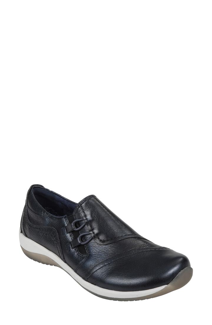 Women's Earth Hawk Loafer .5 M - Blue
