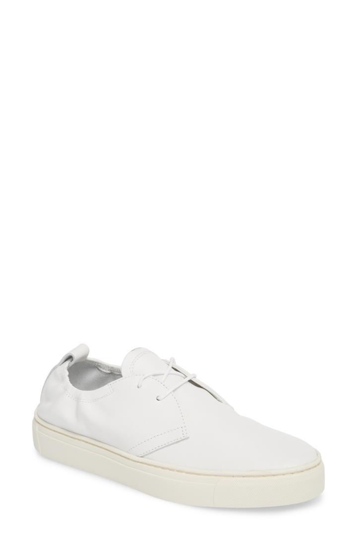Women's The Flexx Sneak Up Sneaker .5 M - White
