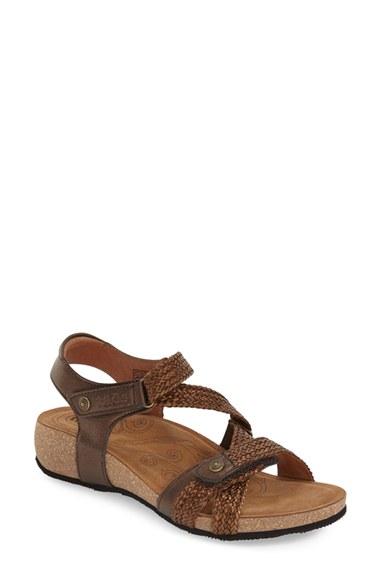 Women's Taos 'trulie' Wedge Sandal Eu - Metallic