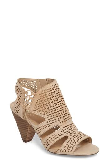 Women's Vince Camuto Esten Perforated Sandal .5 M - White