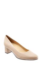 Women's Trotters Kari Pointy Toe Pump M - Beige