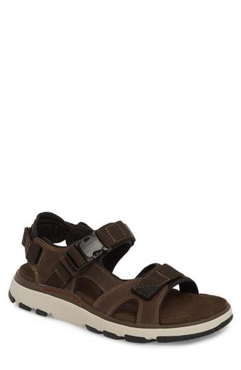 Men's Clarks Untrek Bar Sandal M - Brown