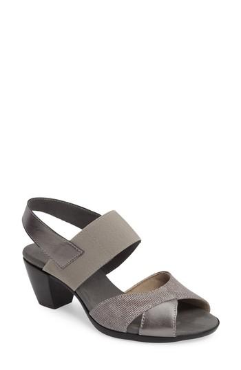 Women's Munro Darling Mixed Finish Slingback Sandal M - Metallic