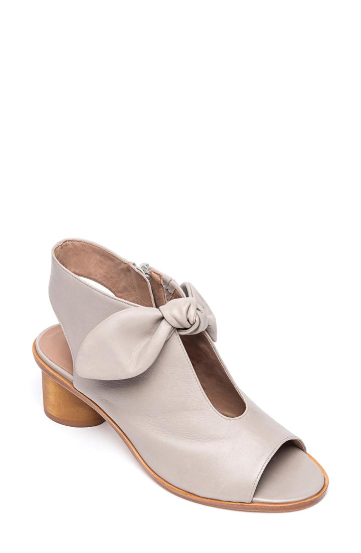 Women's Bernardo Luna Sandal M - Brown