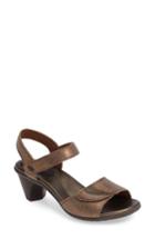 Women's Aravon Medici Sandal .5 D - Metallic