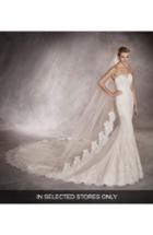 Women's Pronovias Princia Strapless Lace Mermaid Gown