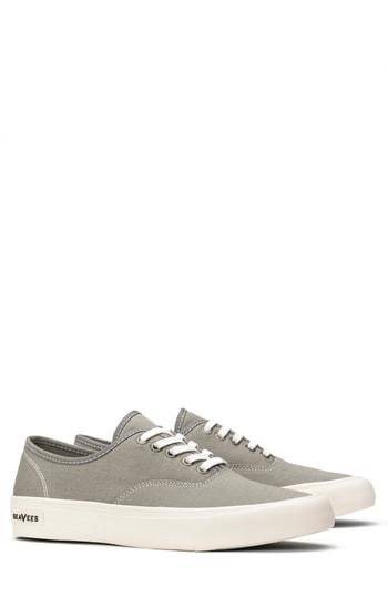 Men's Seavees Legend Standard Sneaker .5 M - Grey