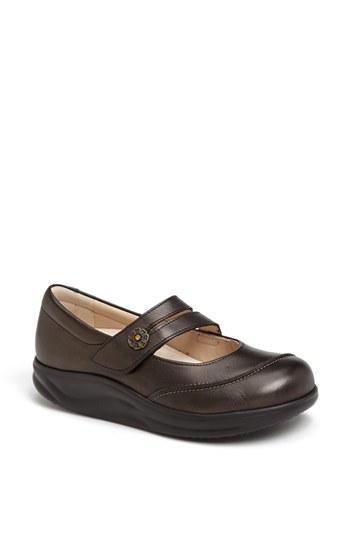 Women's Finn Comfort 'sacramento' Flat .5 M - Brown