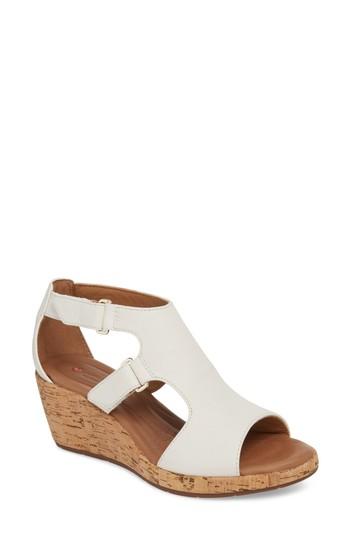 Women's Clarks Un Plaza Wedge Sandal M - White