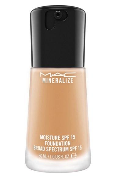 Mac Mineralize Moisture Foundation Broad Spectrum Spf 15 Oz - Nc 42