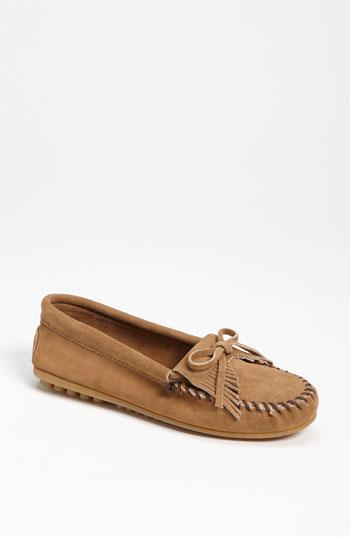 Women's Minnetonka 'kilty' Suede Moccasin M - Beige