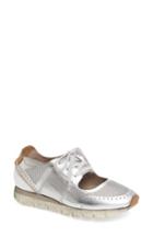 Women's Otbt Star Dust Cutout Sneaker .5 M - Metallic