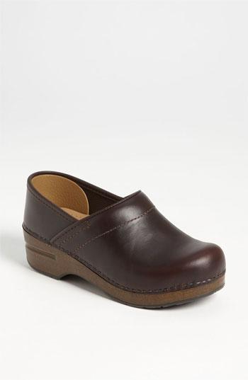 Women's Dansko 'professional' Clog .5-7us / 37eu M - Brown