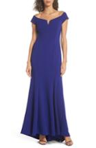 Petite Women's Vince Camuto V-notch Off The Shoulder Gown P - Blue