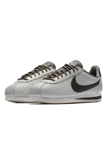 Women's Nike Classic Cortez Se Sneaker M - Grey