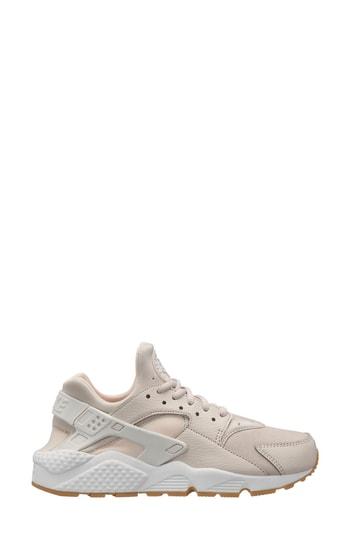 Women's Nike Air Huarache Run Sneaker M - Brown