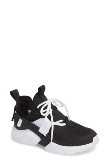Women's Nike Air Huarache City Low Sneaker .5 M - Black