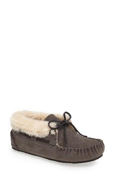Women's Minnetonka 'chrissy' Slipper Bootie M - Grey
