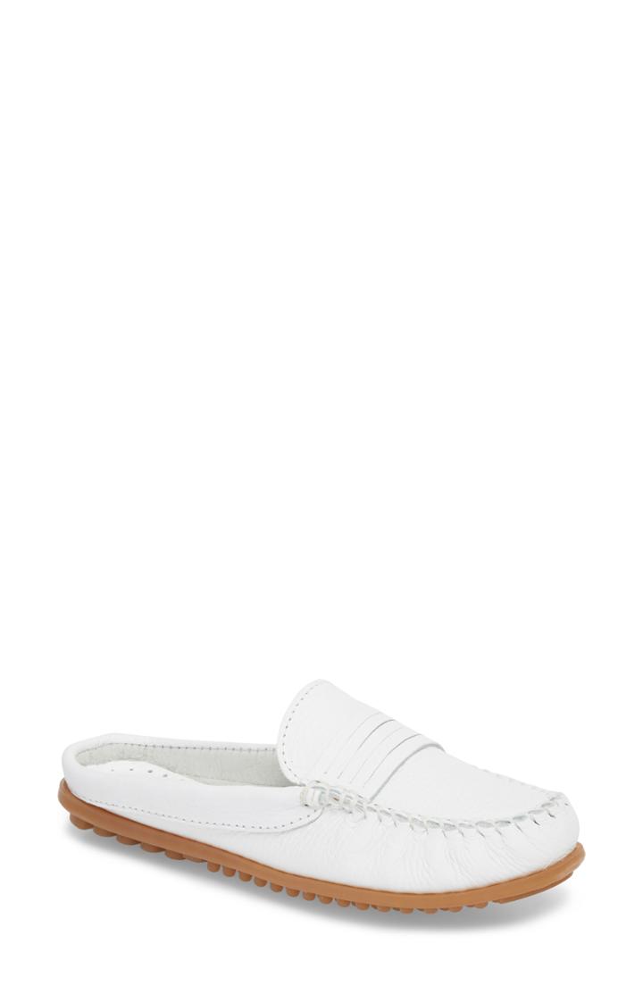 Women's Minnetonka Kate Moc Toe Loafer Mule .5 M - White