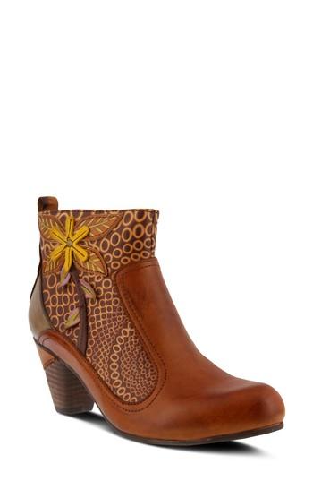 Women's L'artiste Dramatic Boot .5-6us / 36eu - Beige