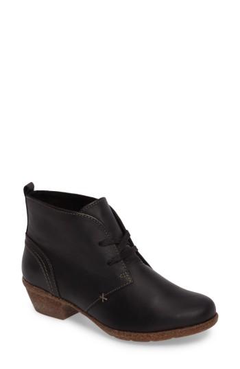 Women's Clarks Wilrose Sage Bootie .5 M - Black