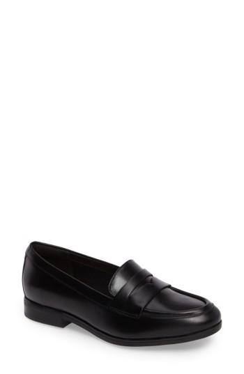 Women's Clarks Tilmont Zoe Loafer M - Black