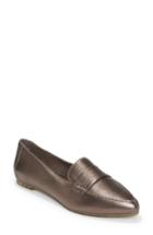 Women's Me Too Avalon Penny Loafer .5 M - Grey