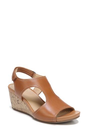 Women's Naturalizer Cinda Wedge Sandal .5 M - Brown