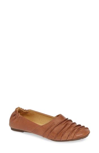 Women's Chocolat Blu Caro Pleated Flat M - Brown