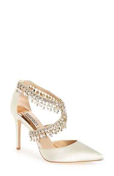 Women's Badgley Mischka 'glamorous' Crystal-embellished Pointy Toe Pump M - Ivory