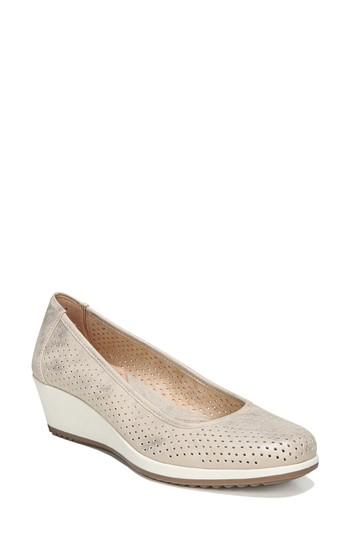 Women's Naturalizer Betina Ii Wedge N - Metallic