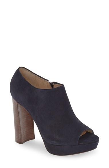 Women's Vince Camuto 'kyrie' Platform Bootie M - Brown