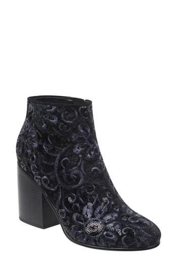Women's Marc Fisher D Quella 2 Bootie, Size 5 M - Black