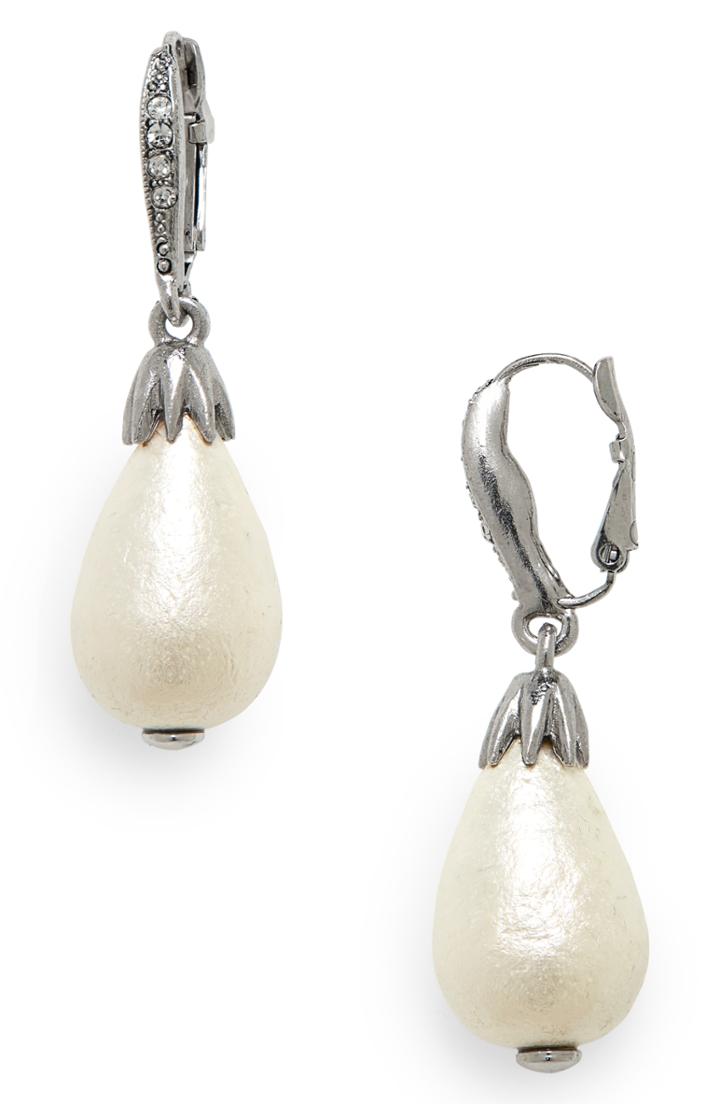 Women's Oscar De La Renta Small Imitation Pearl Drop Earrings