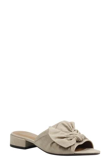 Women's J. Renee Sattuck Slide Sandal .5 B - Beige