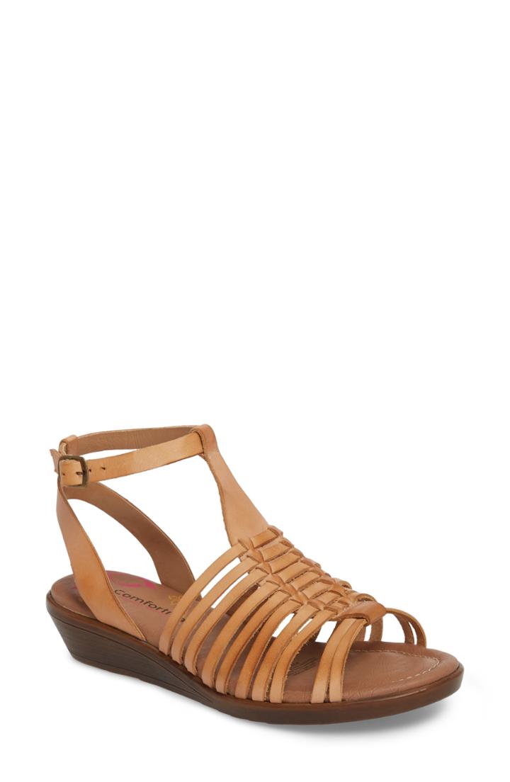 Women's Comfortiva Farina Huarache Sandal .5 W - Brown