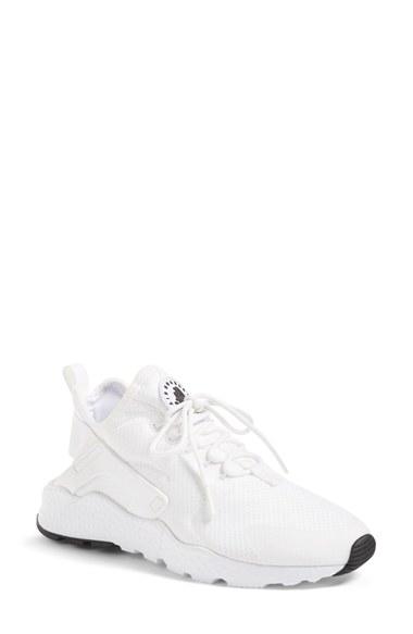 Women's Nike Air Huarache Sneaker M - White