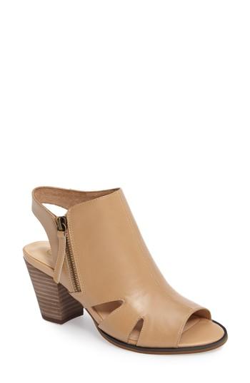 Women's Bella Vita Kimmy Cutout Sandal .5 M - Beige