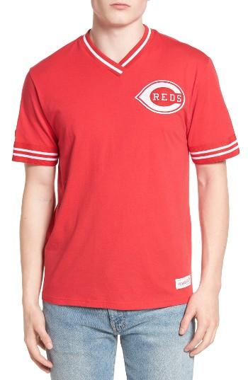 Men's Mitchell & Ness Cincinnati Reds - Vintage V-neck T-shirt
