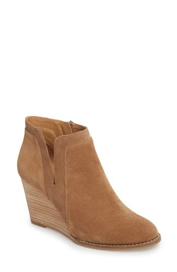 Women's Lucky Brand Yabba Wedge Bootie M - Beige