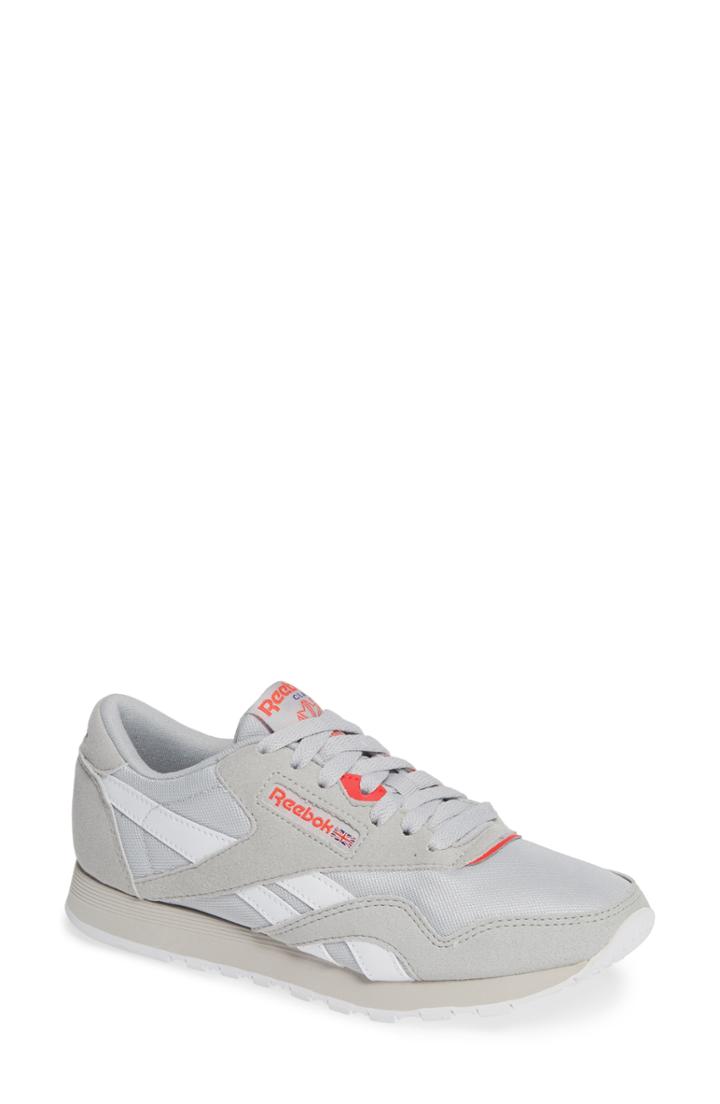 Women's Reebok Classic Nylon Txt Sneaker M - Grey