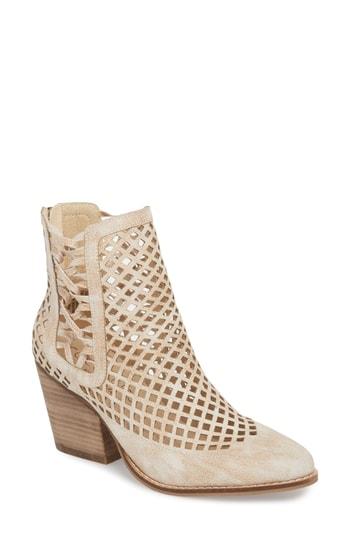 Women's Coconuts By Matisse Walk On Bootie .5 M - White