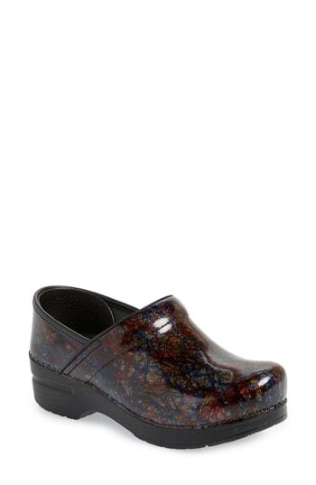 Women's Dansko 'professional' Clog .5-6us / 36eu M - Red