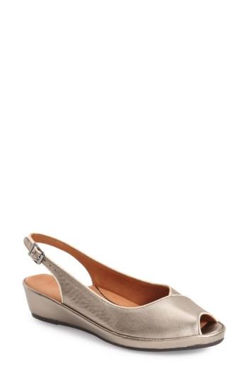 Women's L'amour Des Pieds 'breyer' Slingback Peep Toe Wedge M - Grey