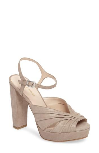 Women's Pelle Moda Palm Platform Sandal .5 M - Beige