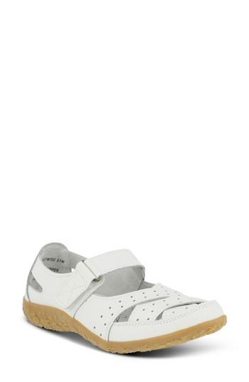 Women's Spring Step Streetwise Flat .5-6us / 36eu - White