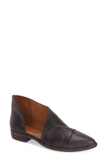 Women's Free People 'royale' Pointy Toe Flat Us / 37eu - Black