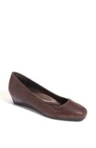 Women's Trotters 'lauren' Pump N - Brown