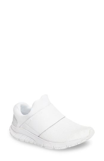 Women's New Balance Vazee Rush Running Shoe .5 B - White