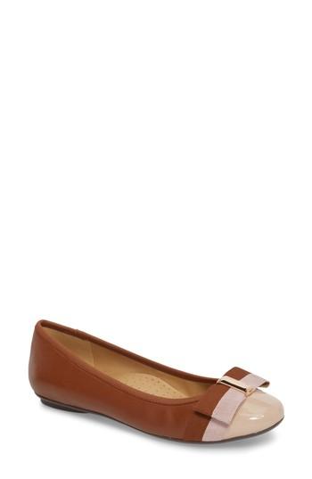 Women's Vaneli Salia Bow Flat .5 M - Brown